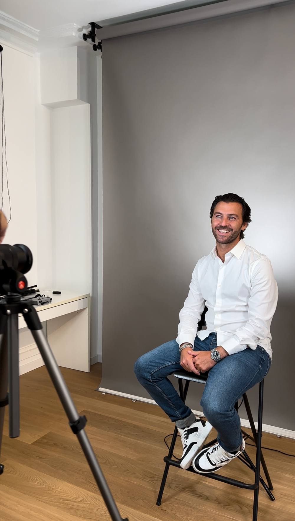 Portrait dirigeant en tournage studio